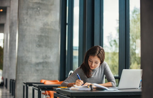 資深專業設計 Profession Design 辦公室裝修報價 Office Design Quotation